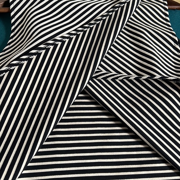 Banana Republic sleeveless top size L - Picture 5 of 6